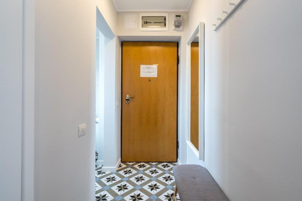 Downtown Modern - 2Br Apartment Бухарест Екстер'єр фото
