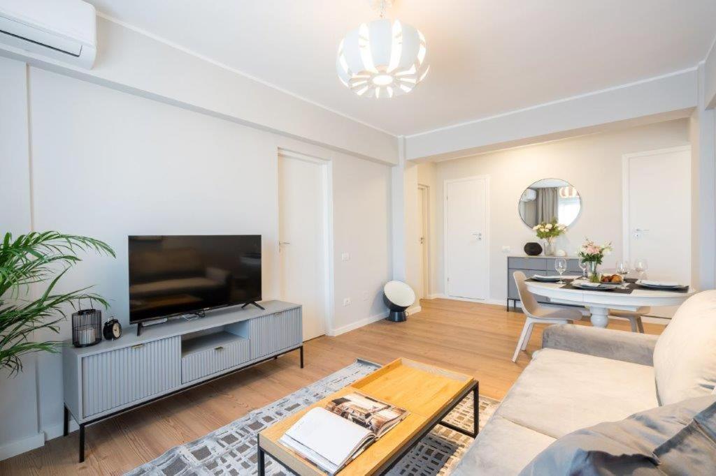 Downtown Modern - 2Br Apartment Бухарест Екстер'єр фото