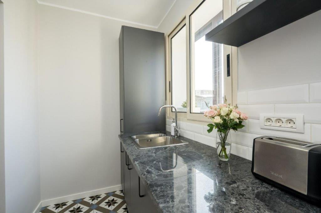 Downtown Modern - 2Br Apartment Бухарест Екстер'єр фото